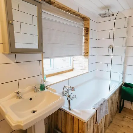Windermere - Beautiful Cosy 2 Bed In Kendal Within The Lake District, Cumbria * Burneside