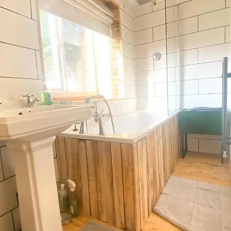 Windermere - Beautiful Cosy 2 Bed In Kendal Within The Lake District, Cumbria *