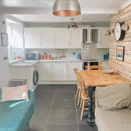 Windermere - Beautiful Cosy 2 Bed In Kendal Within The Lake District, Cumbria *
